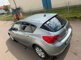 Opel Astra J - Opel Astra mit Benzin-Antrieb: Kleinwagen, Automatik