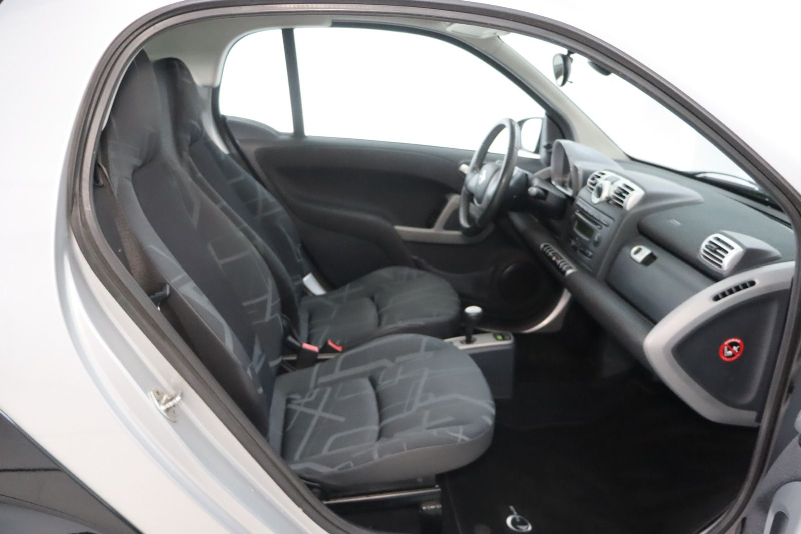 Fahrzeugabbildung Smart fortwo coupe 1.0 mhd passion