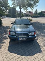 Mercedes-Benz T-Modell / Elegance / AHK / 2-Zonen-Kl. / TÜV 28 - schwarze Mercedes-Benz C 230