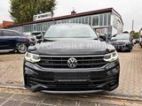Volkswagen Tiguan 2.0 TDI DSG 4Motion*R-Line*1.HD*AHK* - Volkswagen Tiguan mit Diesel-Antrieb: Allradantrieb