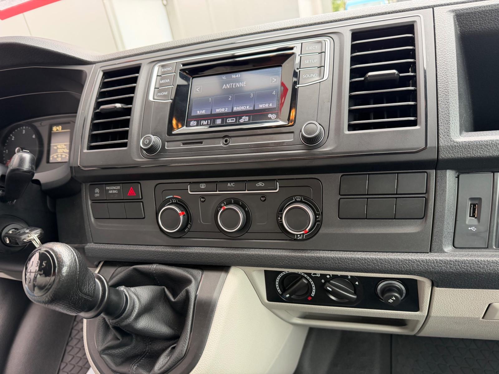 Volkswagen T6 2.0 TDI 9-SITZER Klima PDC AHK 1.Hand 69000km
