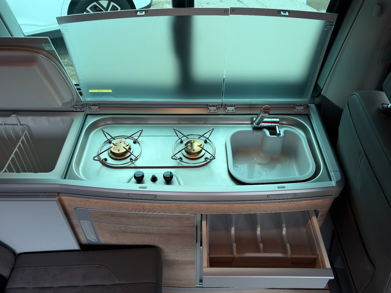 Fahrzeugabbildung Volkswagen T6.1 California Ocean 2.0 TDI Hub Küche Markise