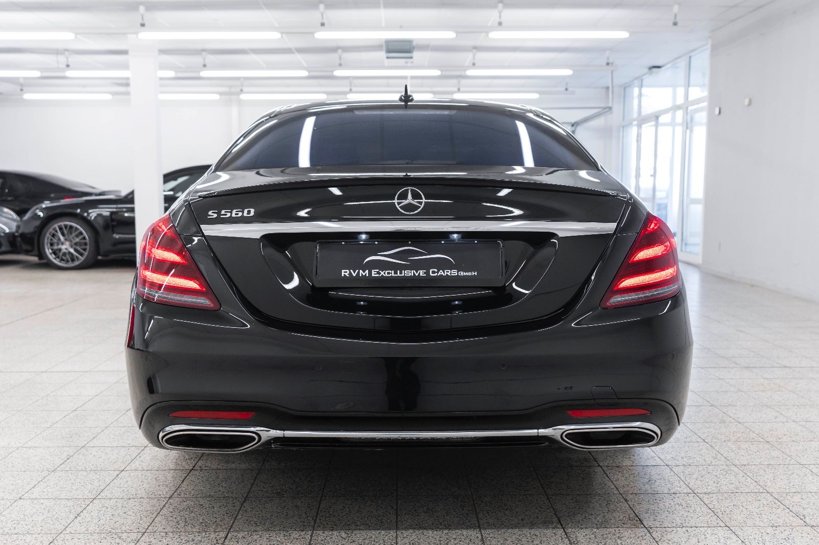 Fahrzeugabbildung Mercedes-Benz S 560 BURMESTER MASSAGE LED HUD 360° LUFT PANO