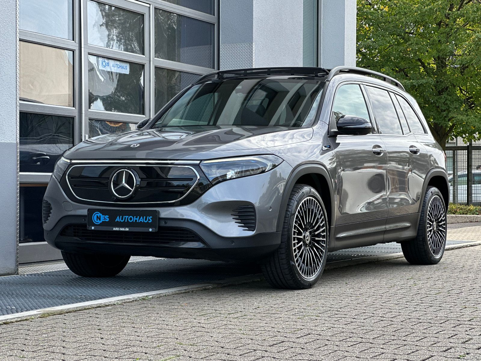 Mercedes-Benz EQB 350 4MATIC 20''AMG ACC PANO MEMORY 7-SITZER foto 1