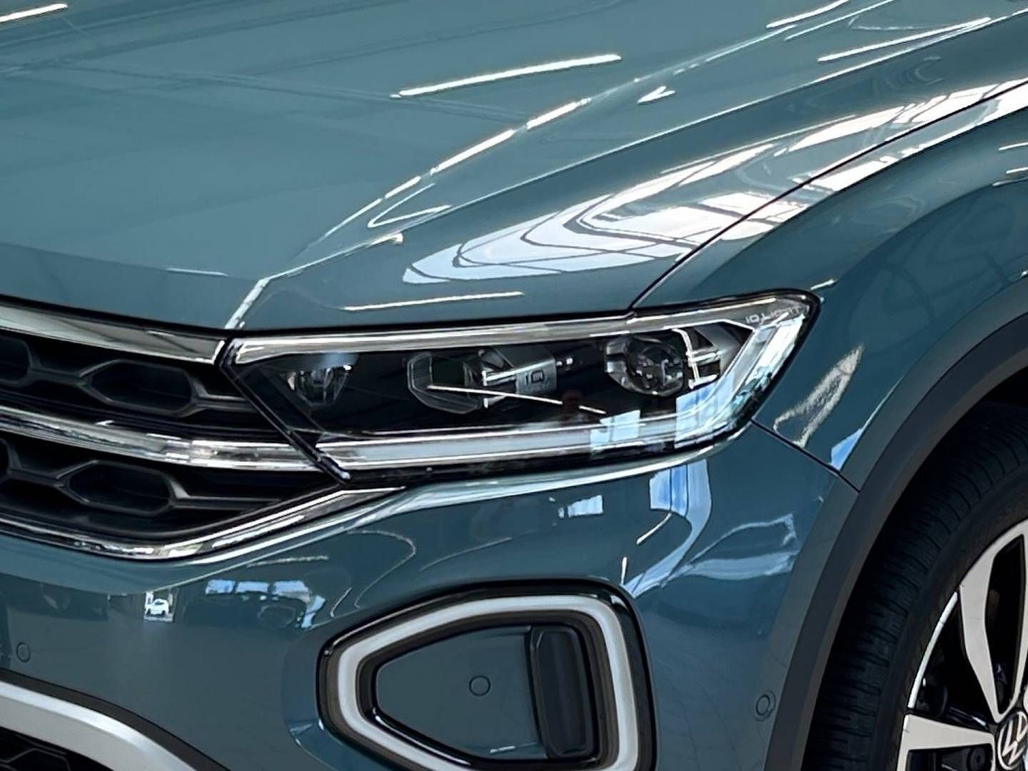 Fahrzeugabbildung Volkswagen T-Roc 1.5 TSI | CarPlay | Dachrehling | LED |