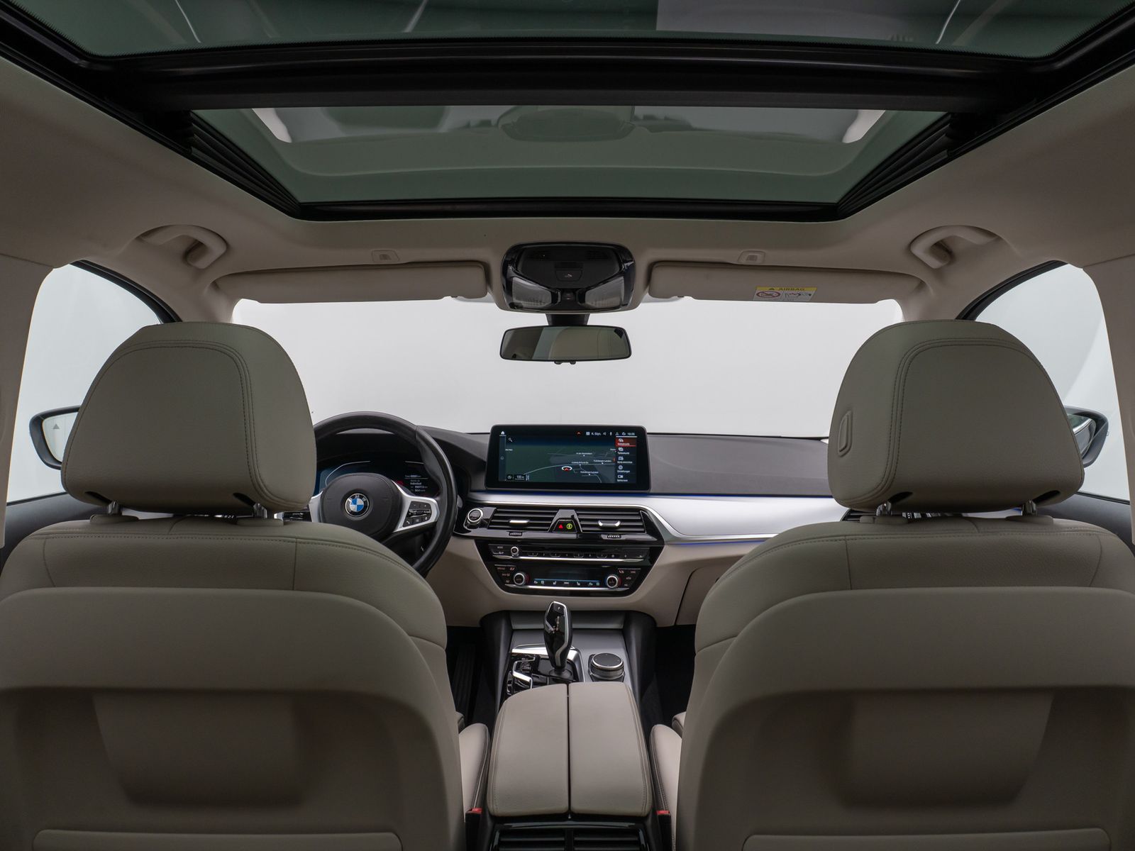 Fahrzeugabbildung BMW 530d  Panorama Kamera Laser HUD DAB HiFi Komfort