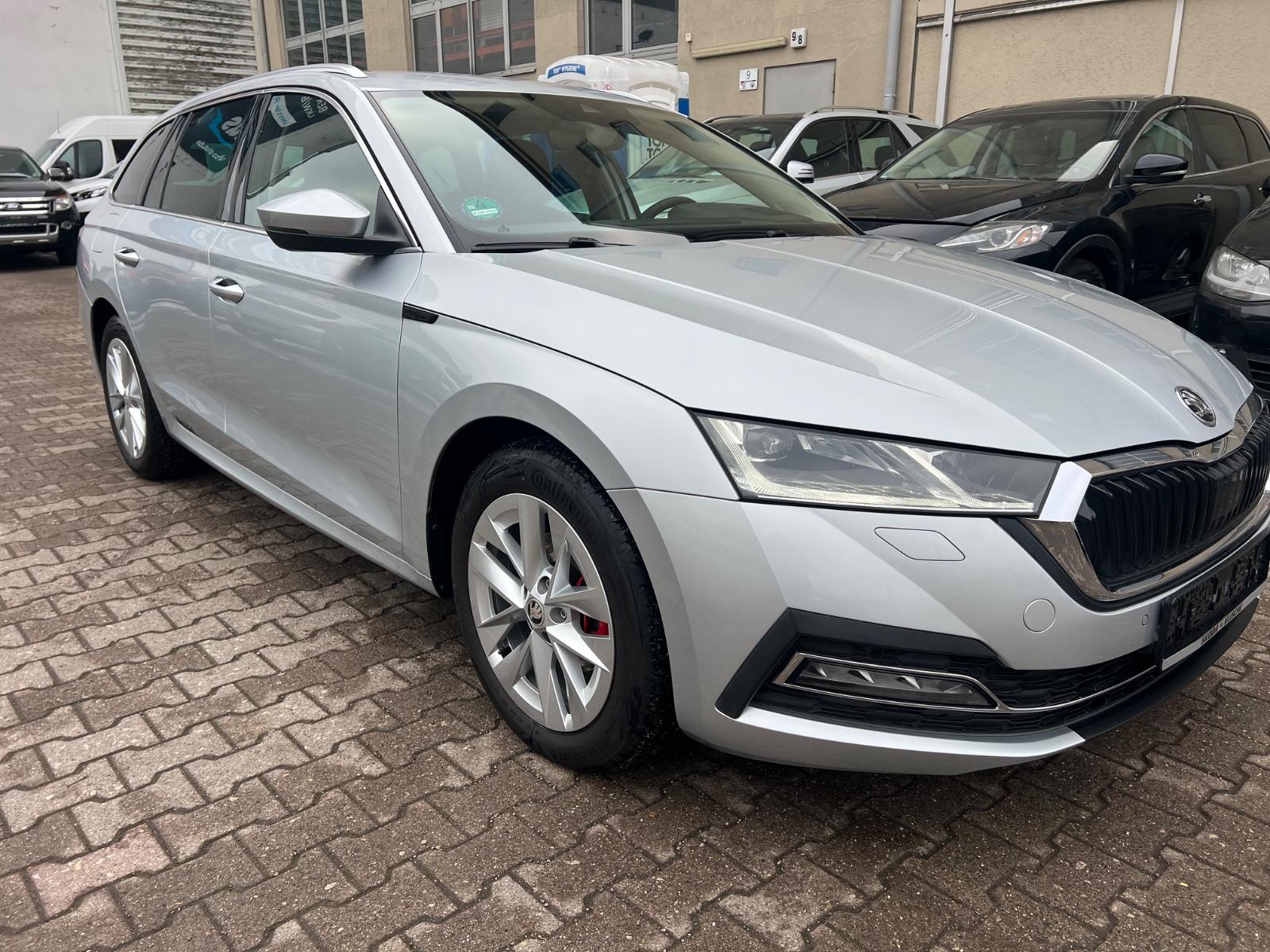 Skoda Octavia Combi First Edition