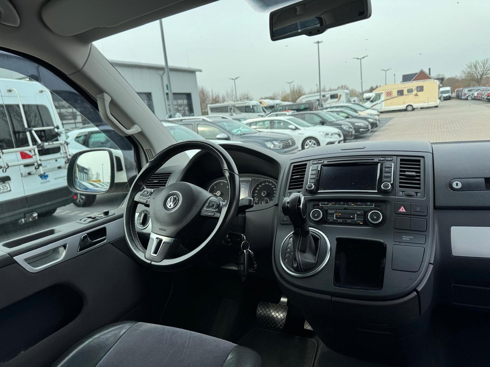Volkswagen T5 Multivan Edition 25 2.0 TDI 179 ch BVA / 7 places / Alcantara / Toit panoramique / Chauffage auxiliaire