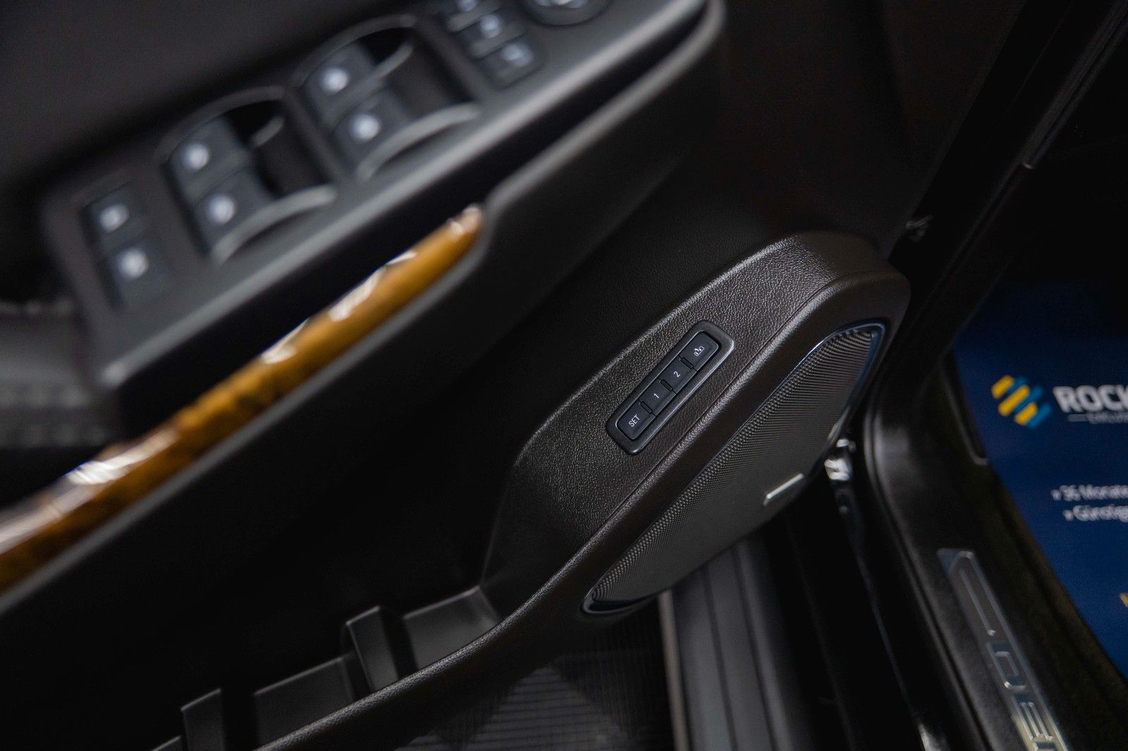 Fahrzeugabbildung GMC Yukon 6.2 V8 DENALI 4x4 LED *Unfallfrei*TV*ACC*