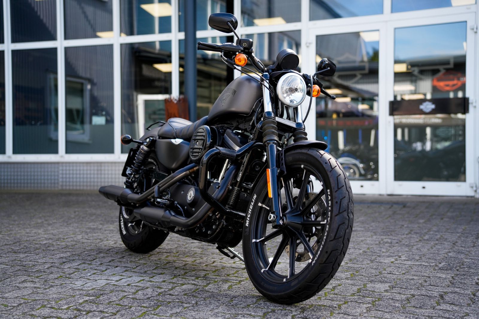 Fahrzeugabbildung Harley-Davidson SPORTSTER XL883N IRON
