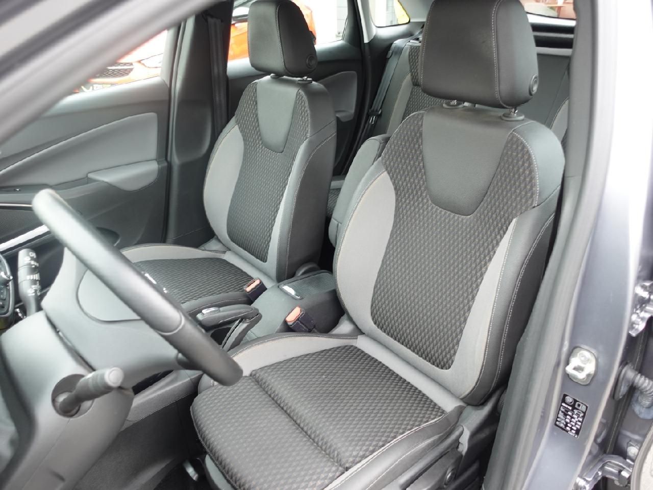 Fahrzeugabbildung Opel Crossland 1,2 Innovation