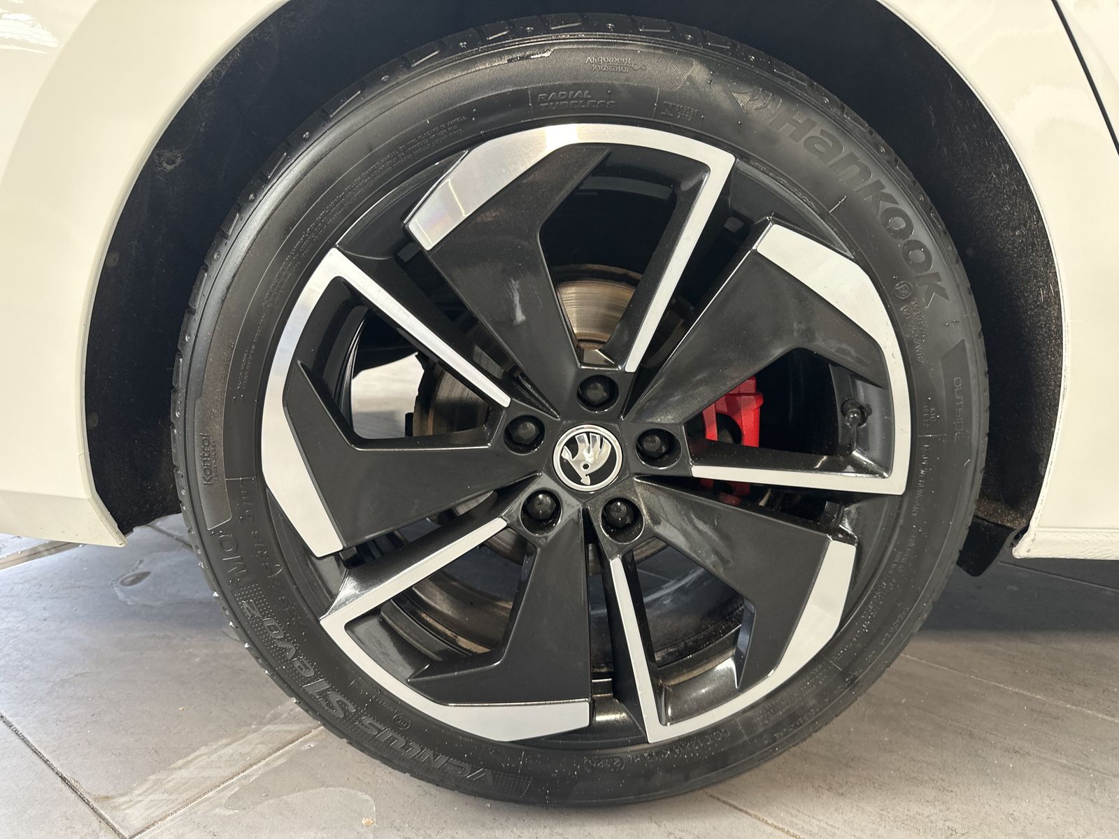Fahrzeugabbildung SKODA Octavia Combi RS NAV+MATRIX+PANO+STHZ+18ZOLL+KAM