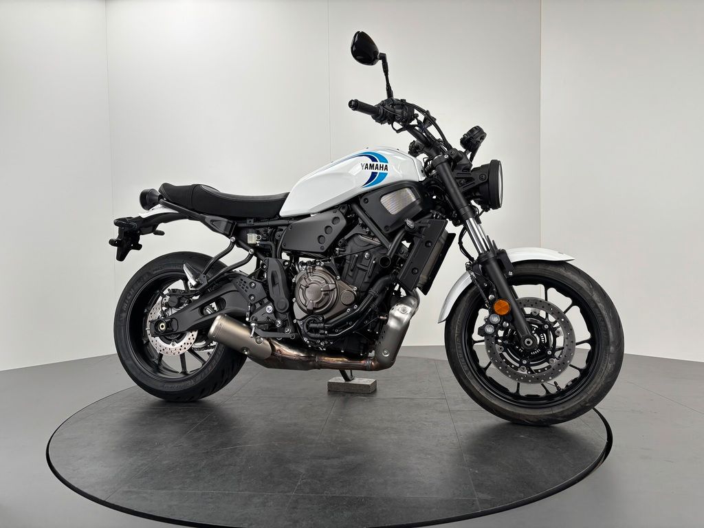 Fahrzeugabbildung Yamaha XSR 700 *SERVICE NEU *1. HAND *SCHECKHEFT