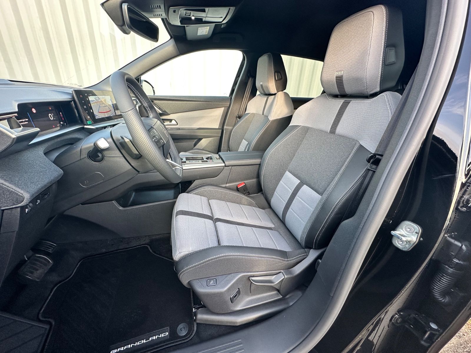 Fahrzeugabbildung Opel Grandland 1.2 48V Hybrid GS*Navi*SHZ*360°