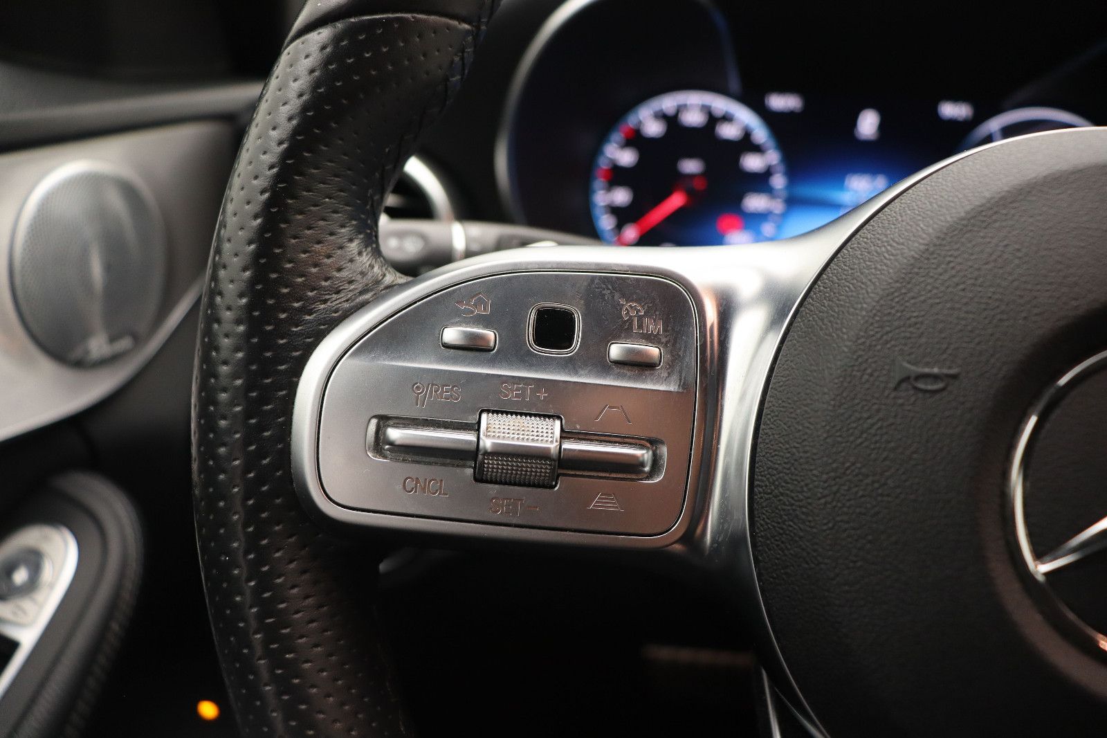 Fahrzeugabbildung Mercedes-Benz C 220d T-Modell 4Matic AMG-Line Night-Paket