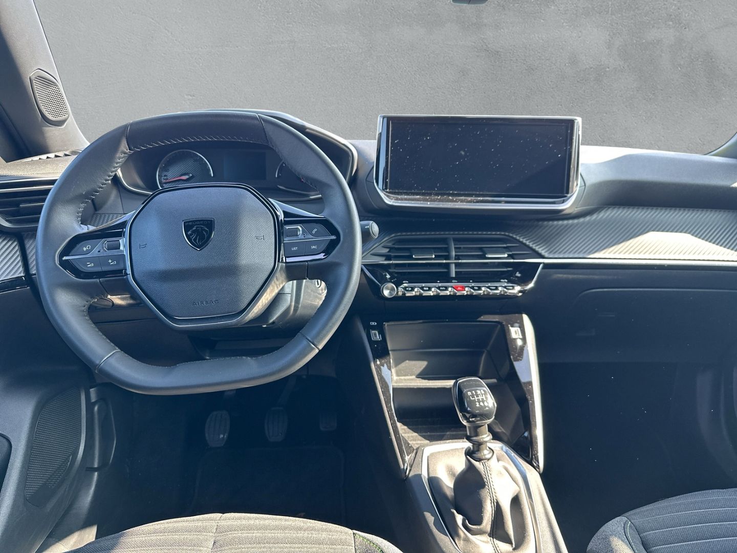 Fahrzeugabbildung Peugeot 2008 Active Navi LED Klimaautom SHZ Spurhalteass