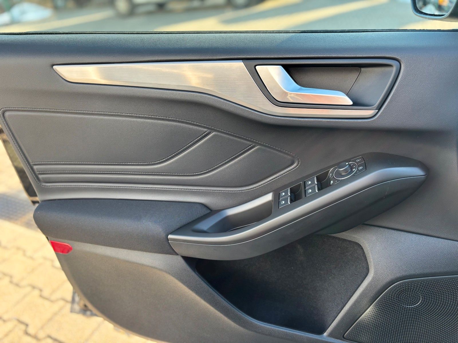 Fahrzeugabbildung Ford Focus Turnier Titanium X