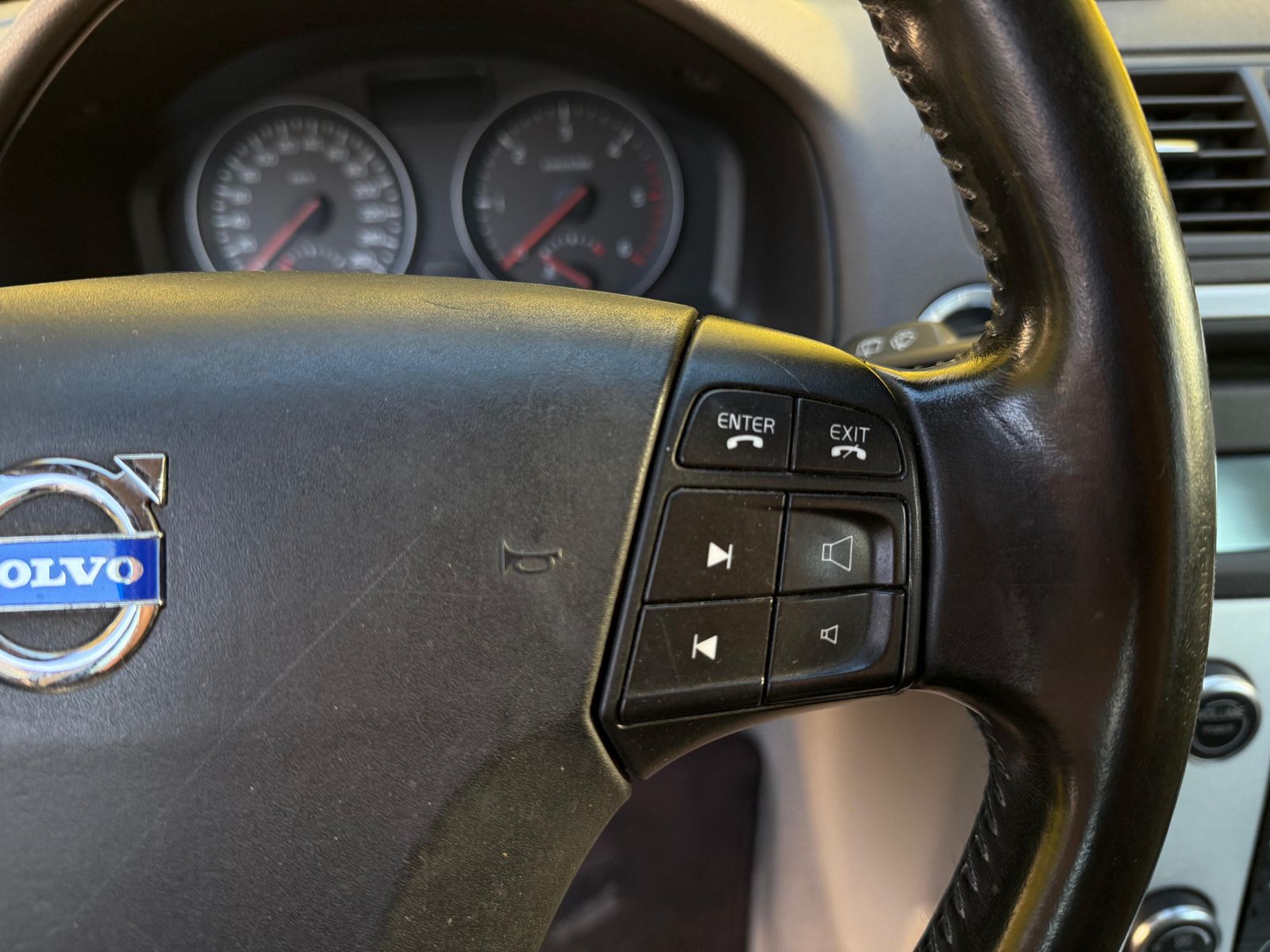 Fahrzeugabbildung Volvo V50 2.0D Aut. Momentum TEMP+KLIMA+MFL+T-LEDER