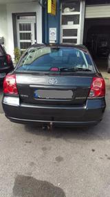 Toyota Avensis 1,8-l-VVT-i - - Toyota Avensis in Solingen