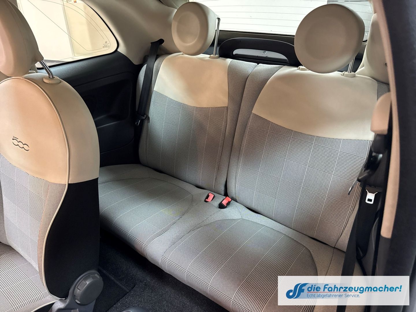 Fahrzeugabbildung Fiat 500 Lounge Faltdach PDC *IM KUNDENAUFTRAG