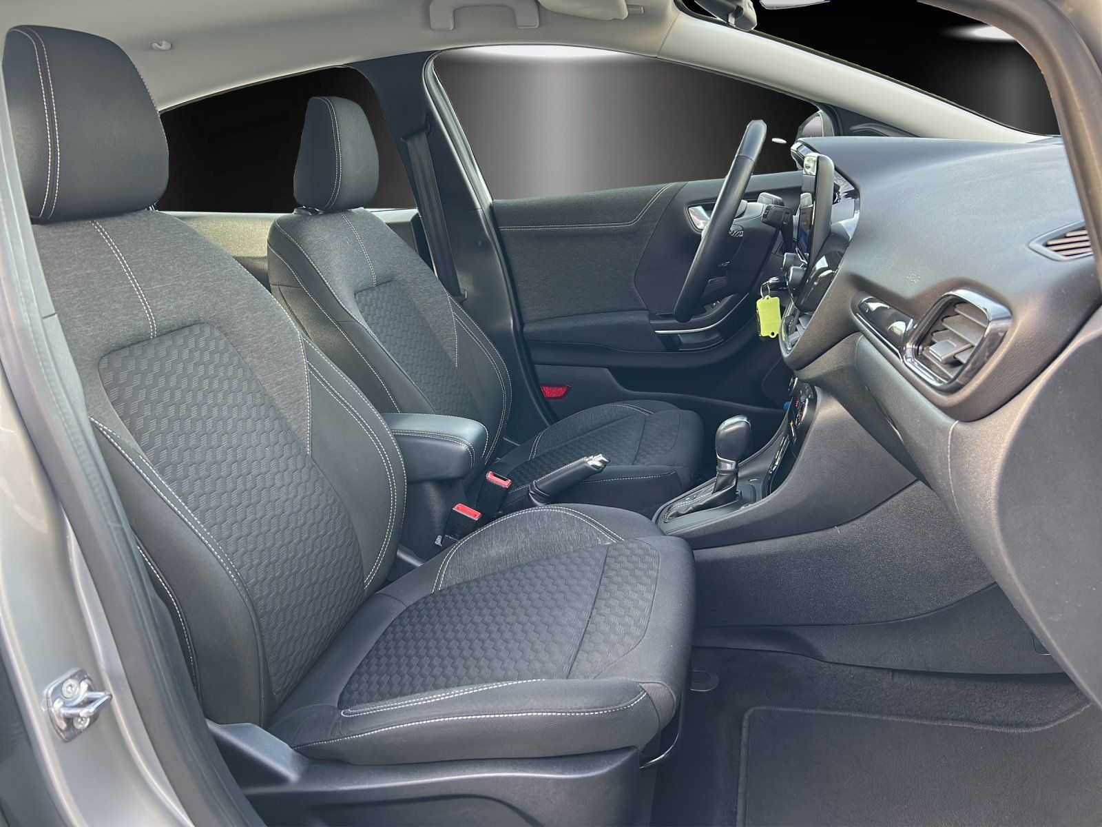 Fahrzeugabbildung Ford Puma 1.0 Titanium Aut./LED/GRA/PDC/SHZ/