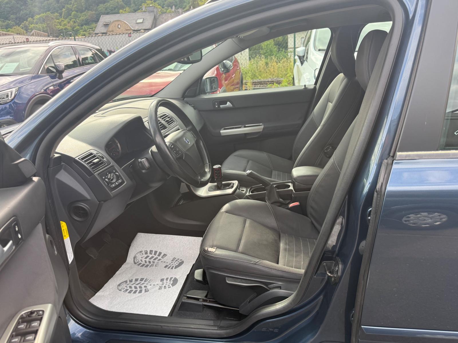 Volvo V50 2005 — photo 9