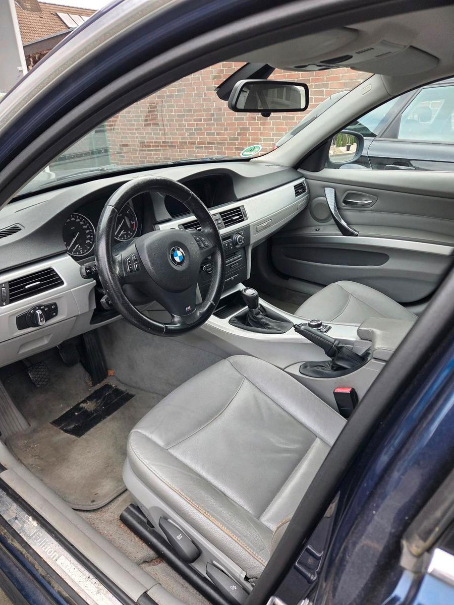BMW 318 2011 — photo 6