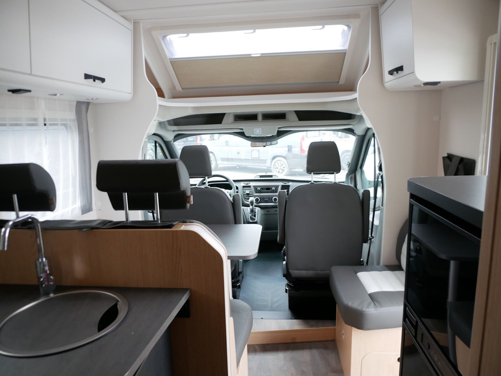Fahrzeugabbildung Sunlight Adventure T Ford 680 9.412 Sondernachlass