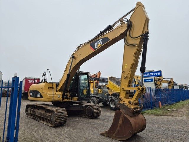 CAT 320D