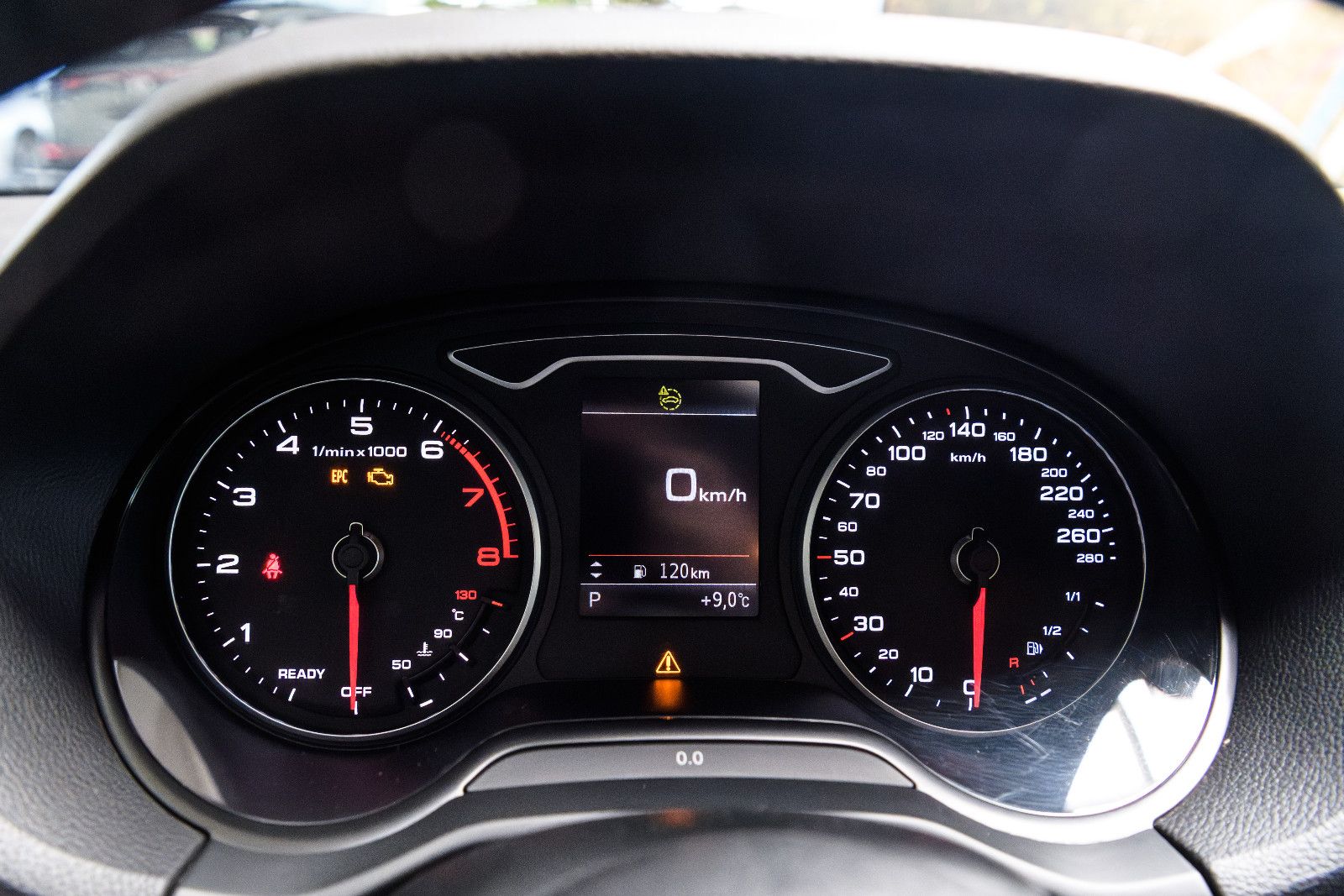 Fahrzeugabbildung Audi Q2 35 TFSI S tronic LED/SZH/RFK/NAVI/GJR