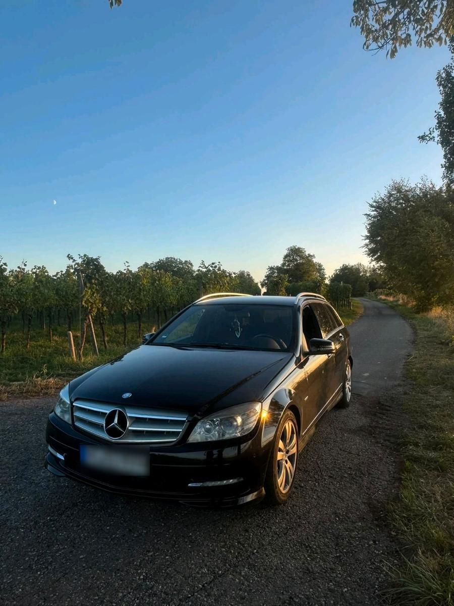Mercedes-Benz 250 2010 — rear view