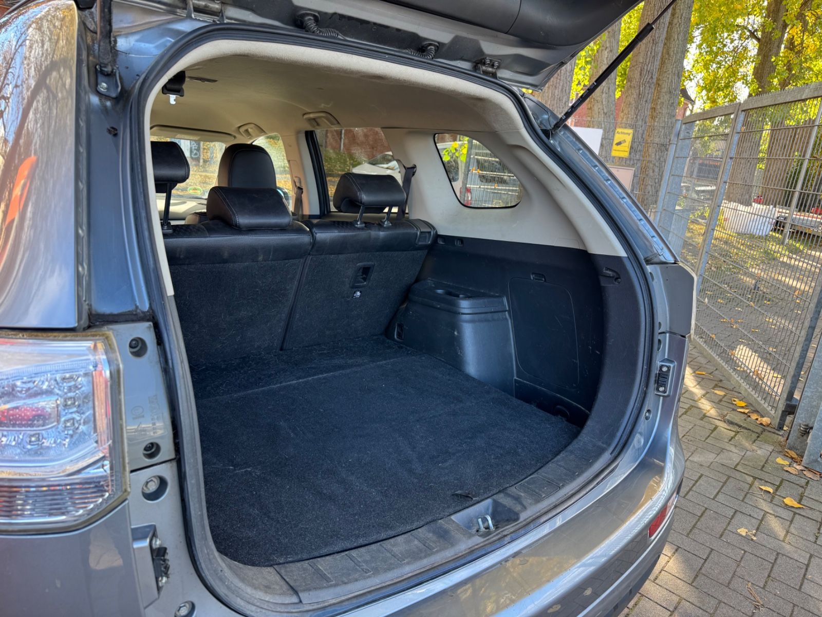 Fahrzeugabbildung Mitsubishi Outlander PHEV Intense 4WD*KEYLESS*KAMERA