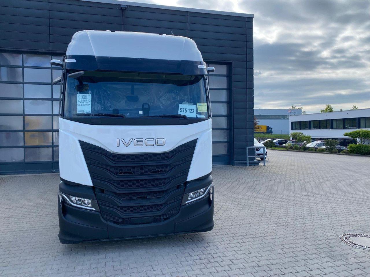 Iveco S-Way AS440S50T/FP LT