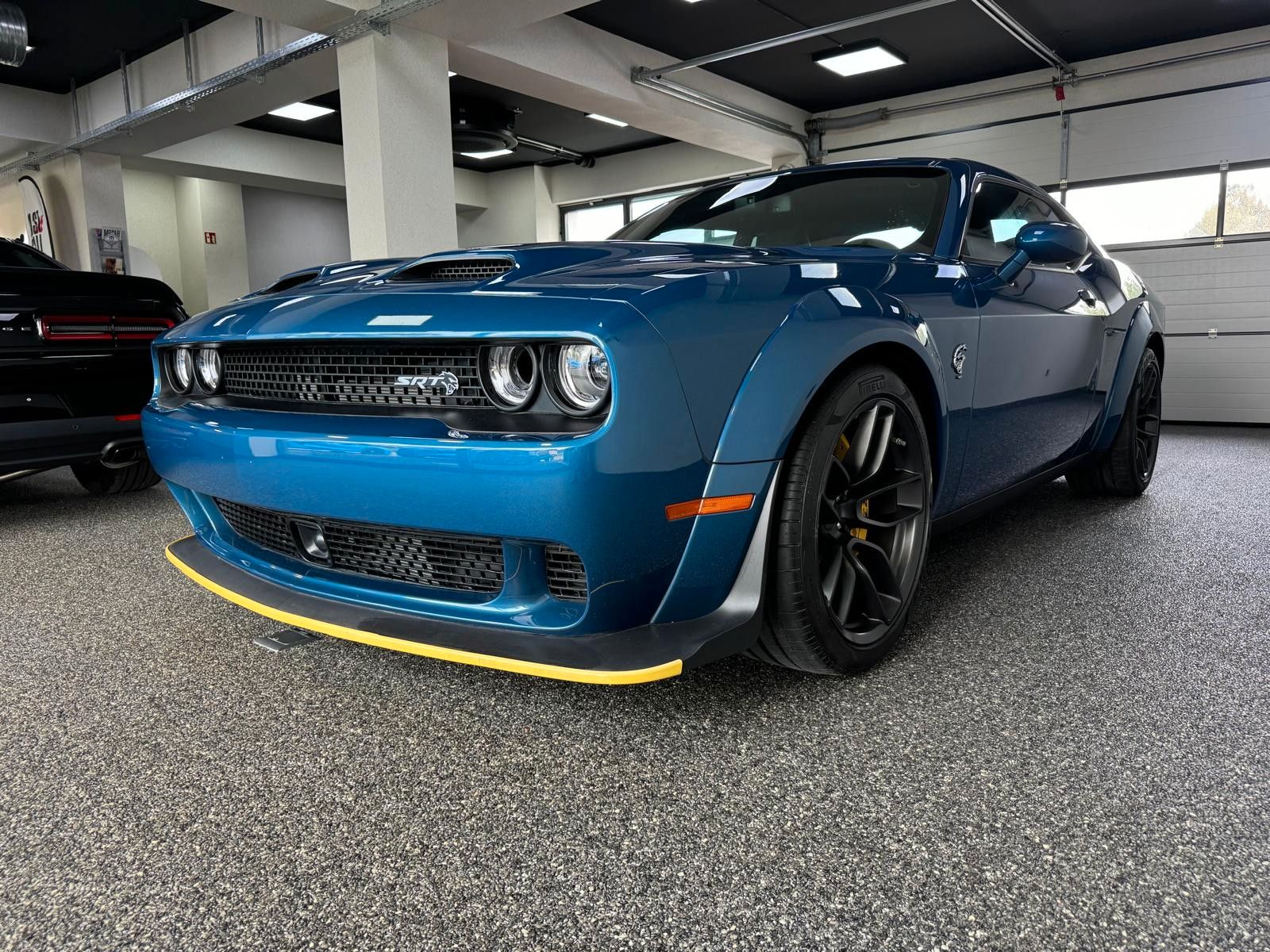 Fahrzeugabbildung Dodge CHALLENGER HELLCAT JAILBREAK-LAGUNA-YELLOW CAL.-