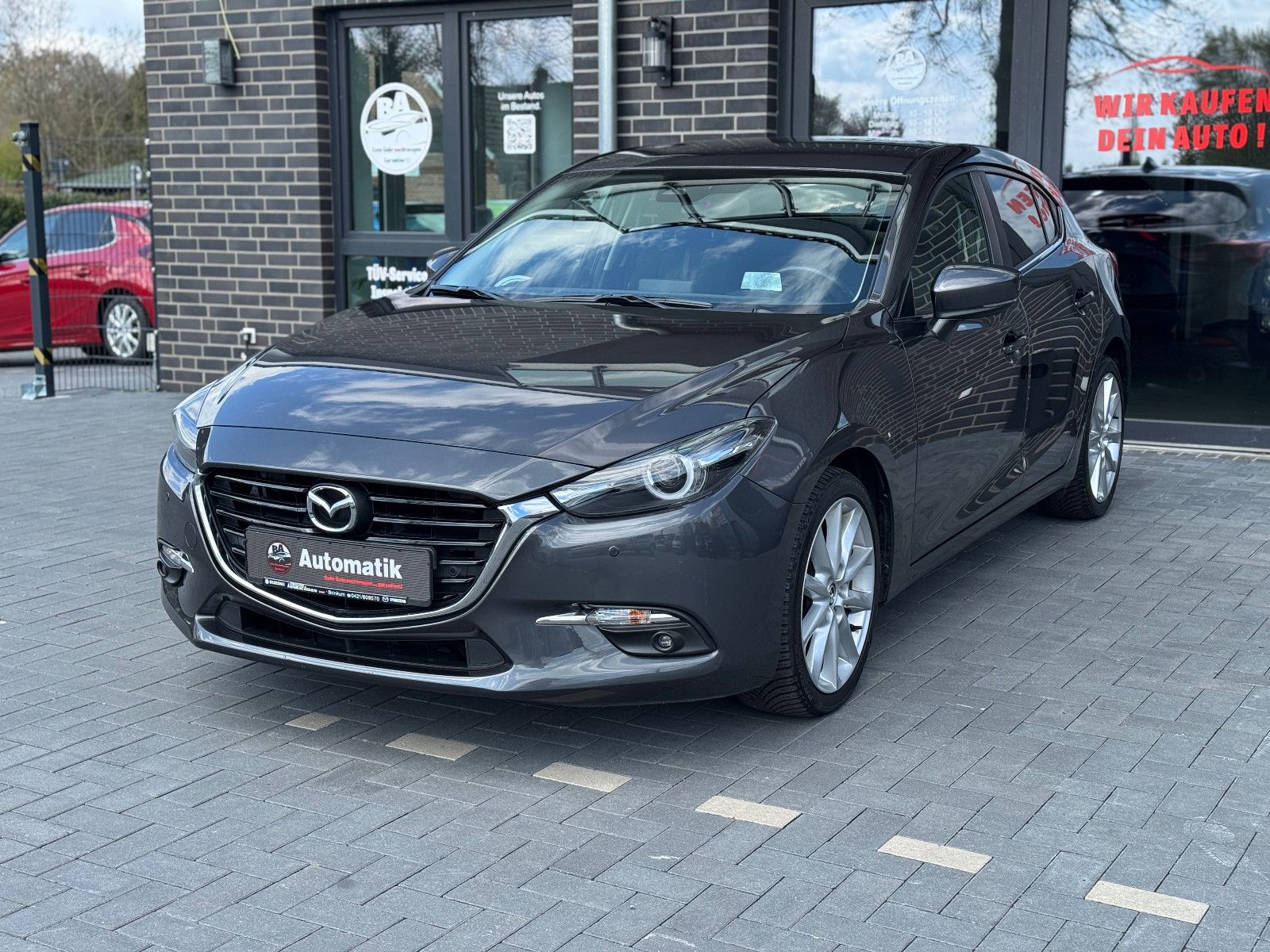 MAZDA 3