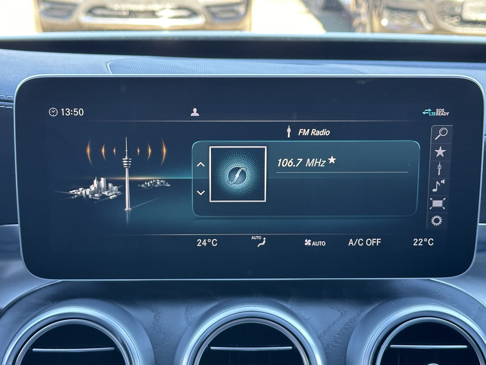 Fahrzeugabbildung Mercedes-Benz C 300e 4Matic AMG-Line NAV+LED+WIDESCREEN+HUD+PP