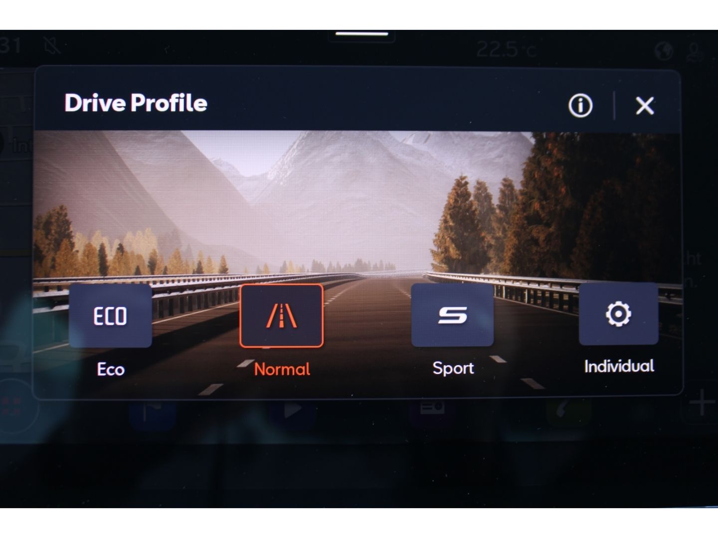 Fahrzeugabbildung SEAT Ateca 1.5 TSi FR ACC LED PDC RFK el. AHK Navi DA
