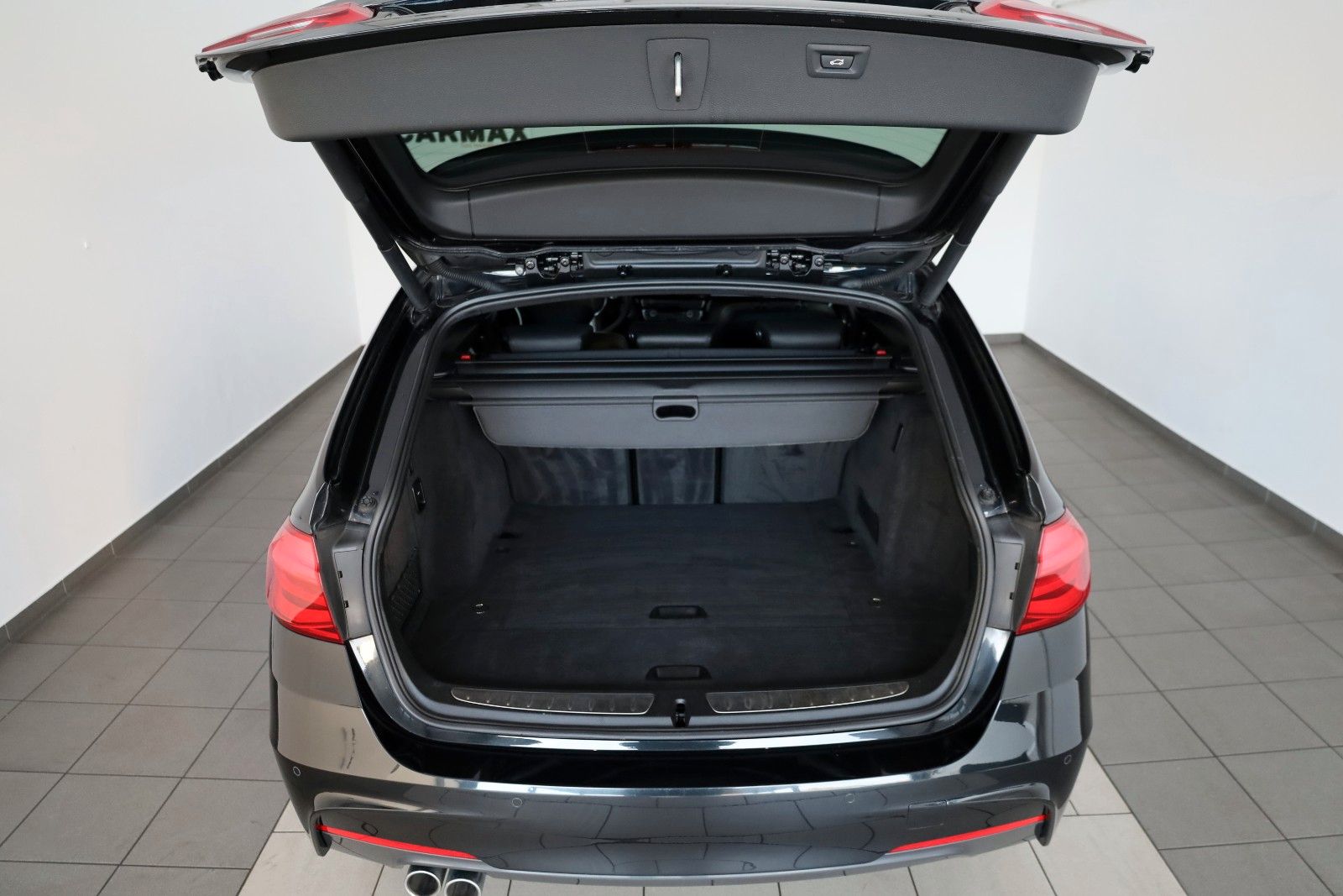Fahrzeugabbildung BMW 320d Touring M Sport Leder,Navi,LED,SH,PDC,SR+WR