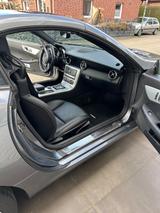 Mercedes-Benz SLC 200 - - graue Mercedes-Benz SLC-Klasse