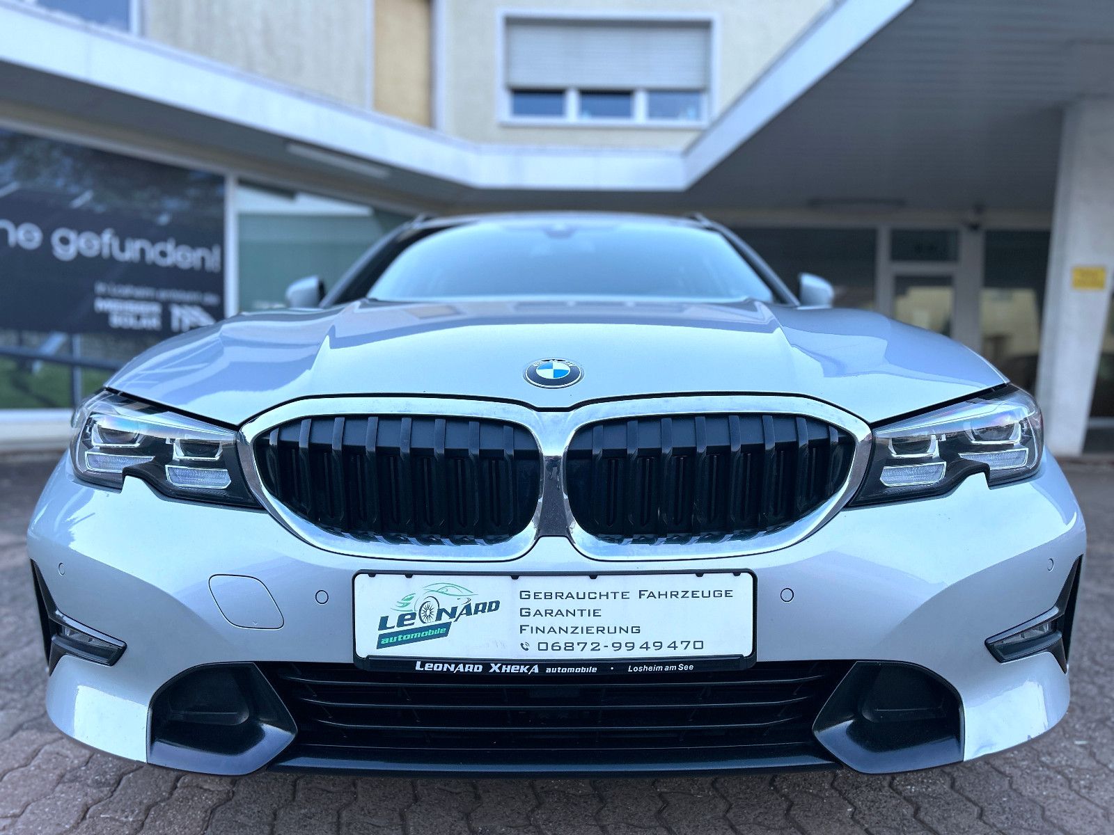 BMW 318 d Touring Aut. Navi LED Kamera T.Leder AHK