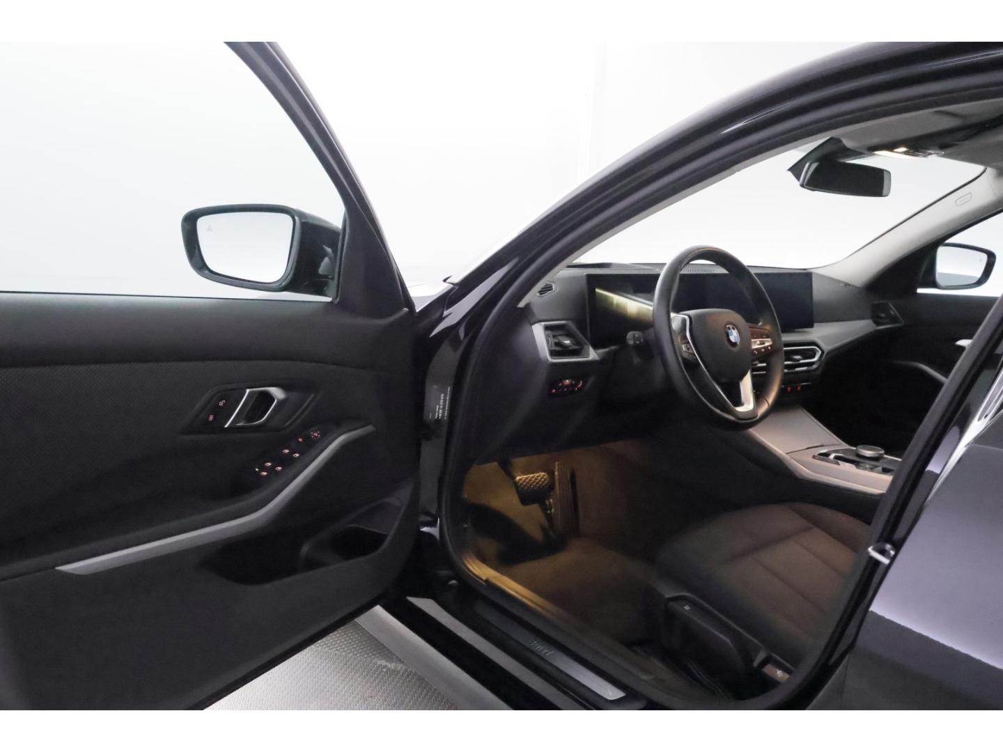 BMW 318 i Lim.Steptronic+LED+VIRTUAL+KAMERA+TEMPO+, миниатюра 13