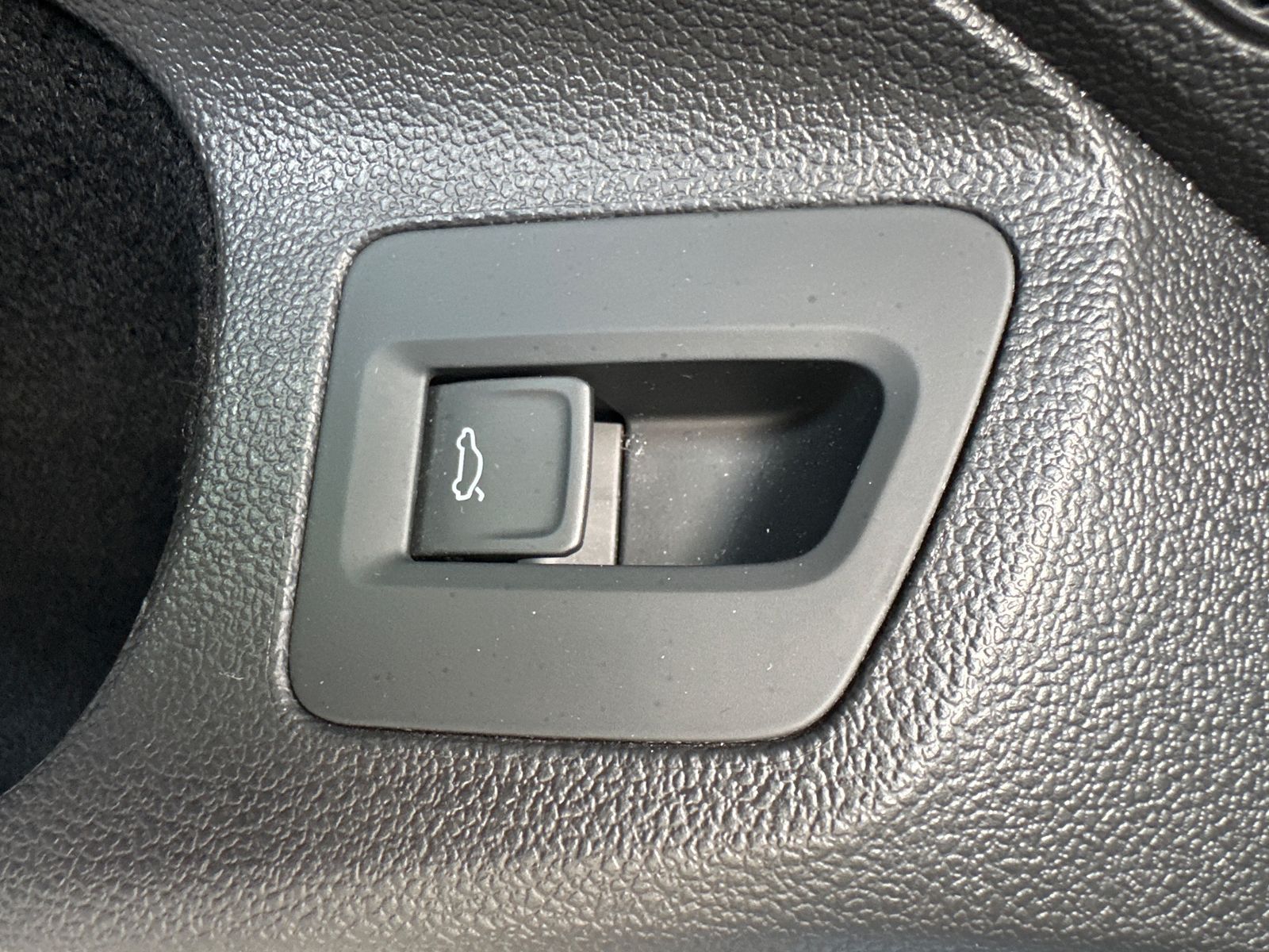 Fahrzeugabbildung Volkswagen Passat Variant 2.0 TDI DSG NAV+IQ-LIGHT+ACC