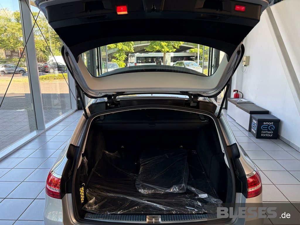 MERCEDES-BENZ E 220 – Bild 8