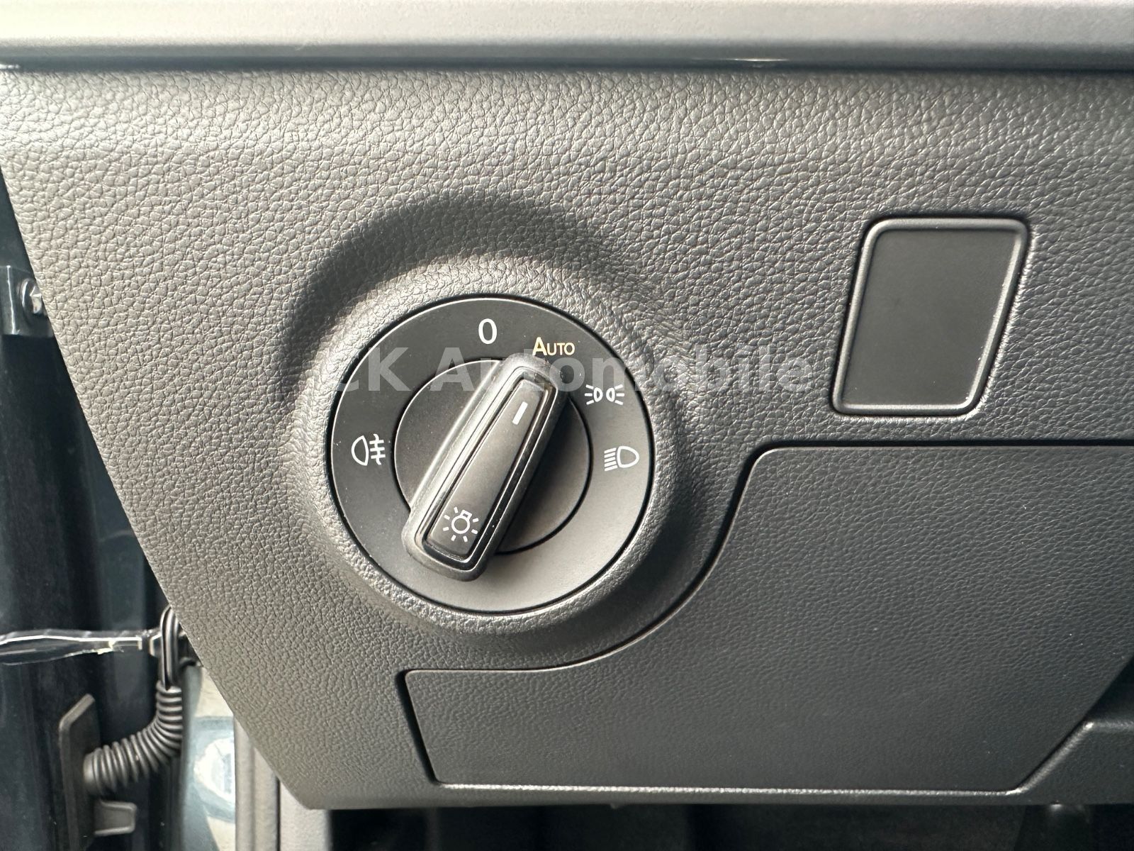 Fahrzeugabbildung SEAT Arona 1.5 TSI 110kW FR DSG/Navi/LED/Kam/AHK