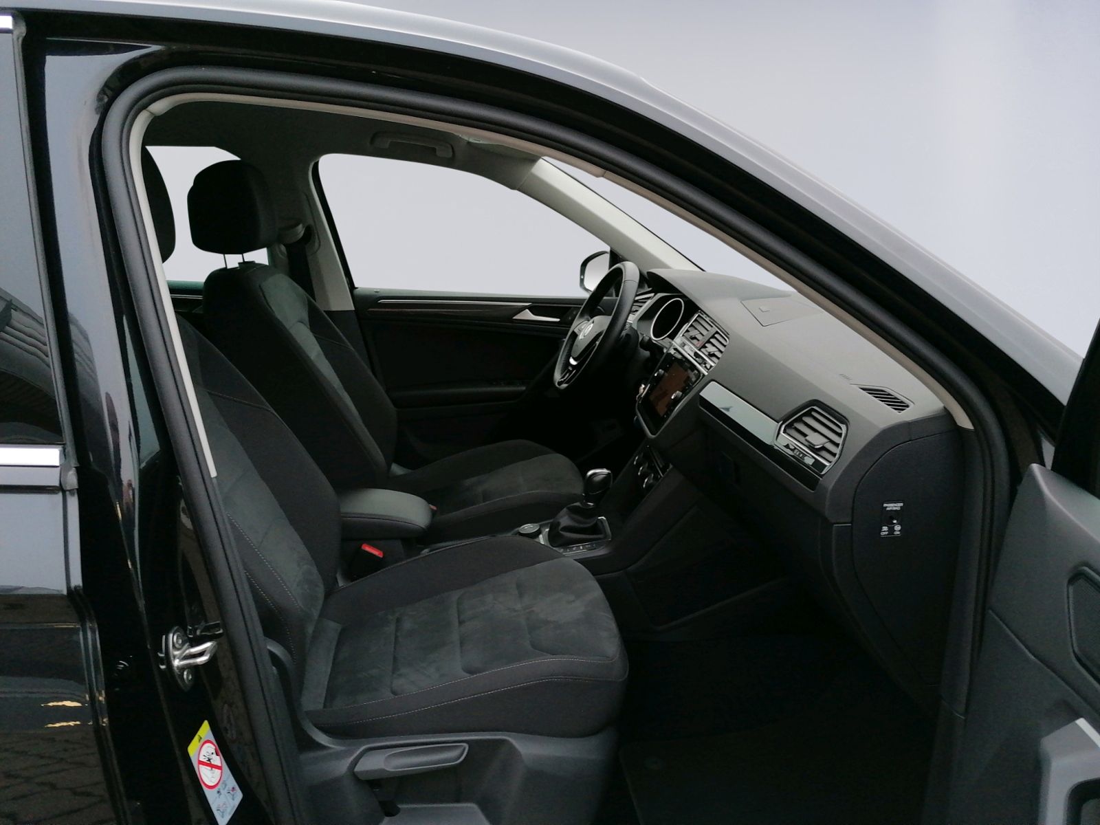 Tiguan 2.0 TDI DSG 4M R line STHZ+KAMERA+HEAD-UP