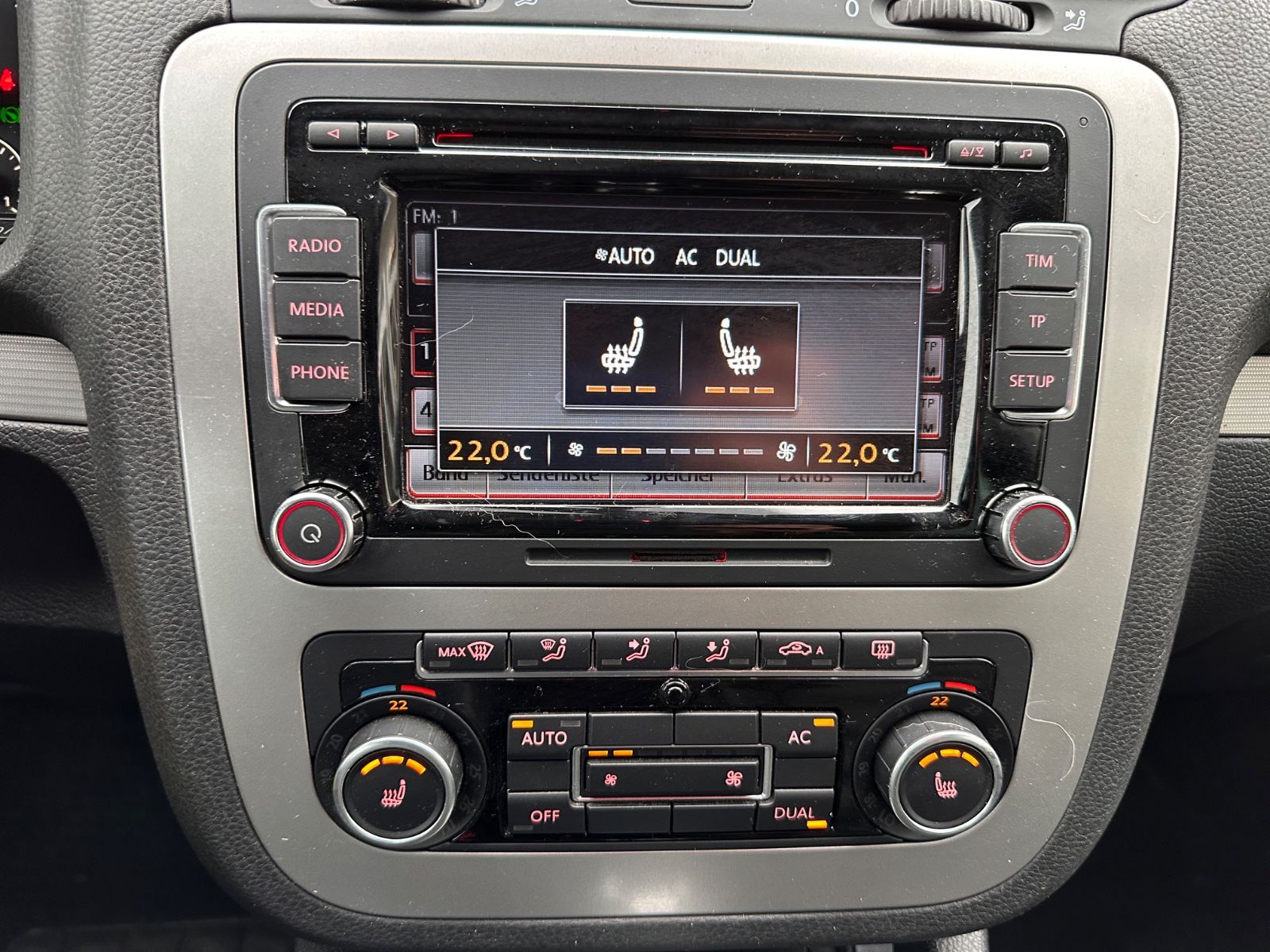 Fahrzeugabbildung Volkswagen Scirocco 2.0 TDI R-Line DSG BiXenon/Leder/GRA/SH