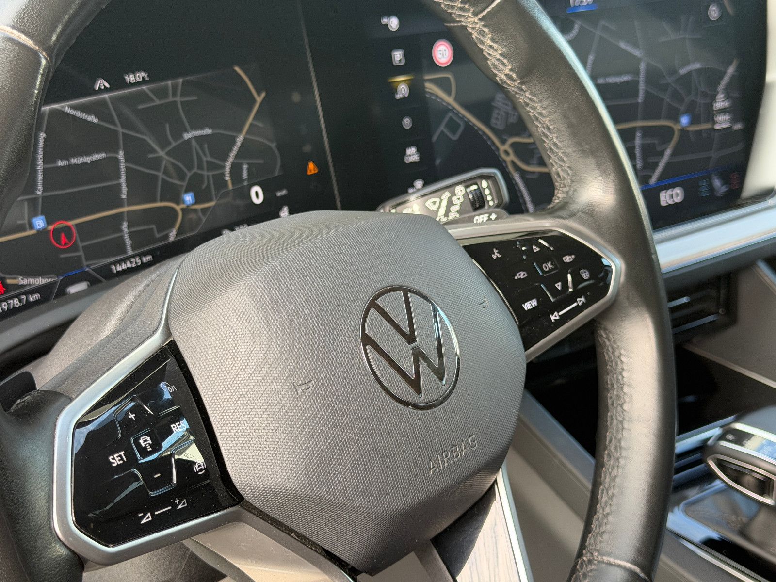Fahrzeugabbildung Volkswagen Touareg SPORT/ 4Motion/VIRTUAL/AMBIENT/360''KAM