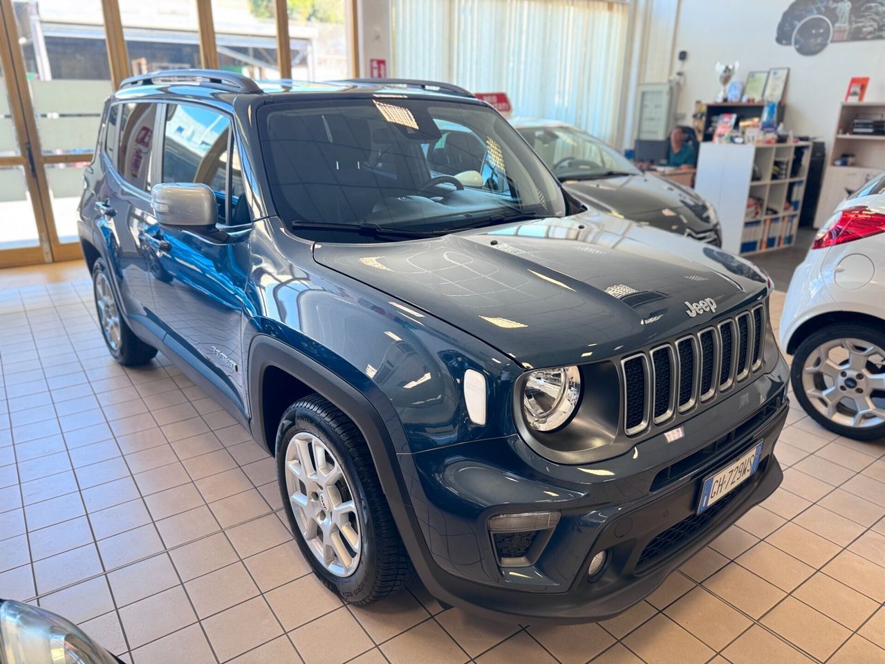 Jeep Renegade 1.6 Mjt 130 CV Limited imagem 3