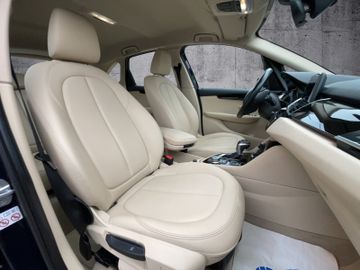 BMW 216 d Active Tourer 216 d Automatik*NAVI*LED*PDC
