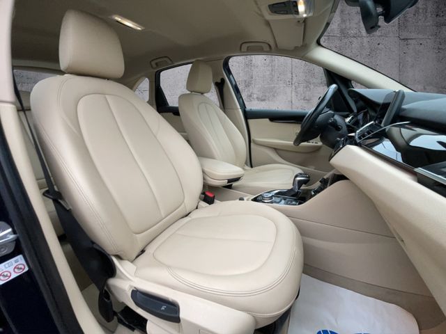 BMW 216 d Active Tourer 216 d Automatik*NAVI*LED*PDC